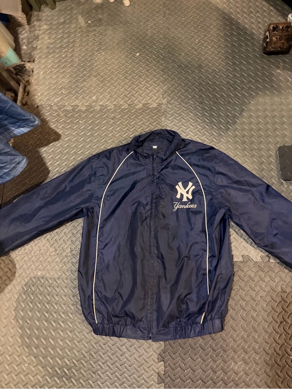 Genuine Merchandise New York Yankees Navy Windbreaker with White Piping